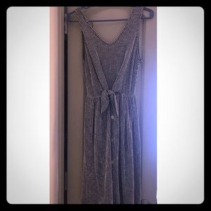 Black & white striped dress w knot tie & buttons